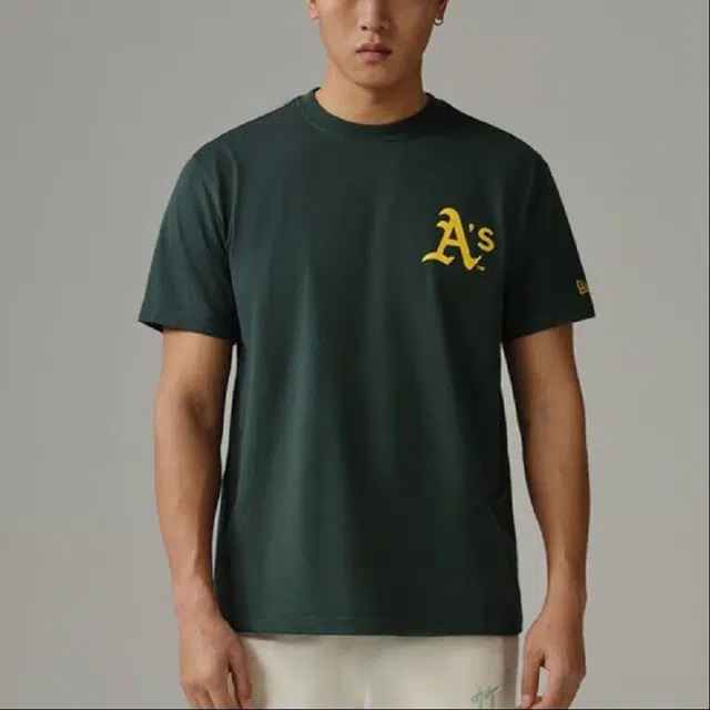 New Era x MLB Logo T-Shirt Green