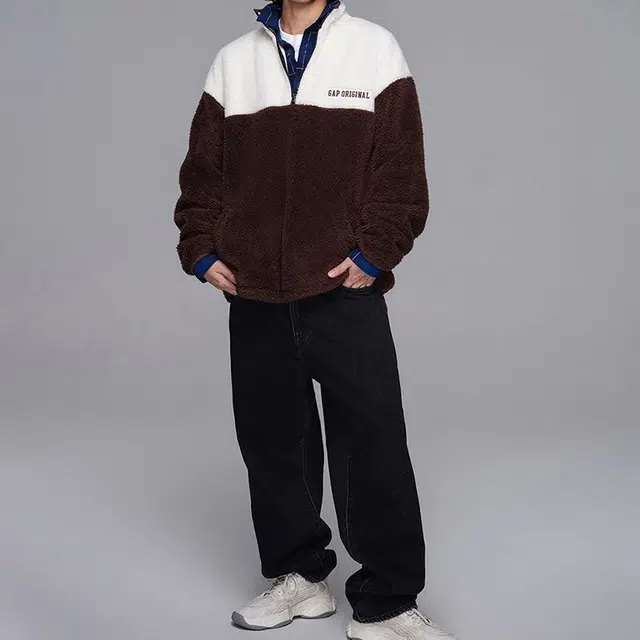 GAP FW23 Washed Straight Mid-Rise Jeans