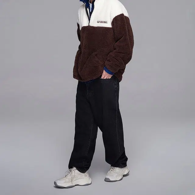 GAP FW23 Washed Straight Mid-Rise Jeans