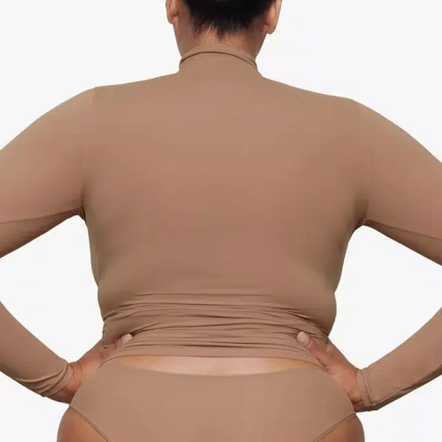 SKIMS FITS EVERYBODY TURTLENECK TOP T SIENNA