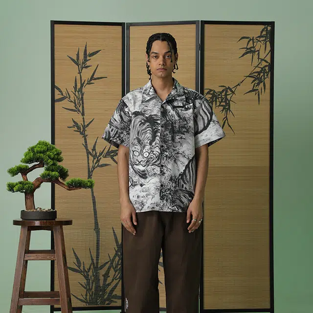JUNGLE TIGER