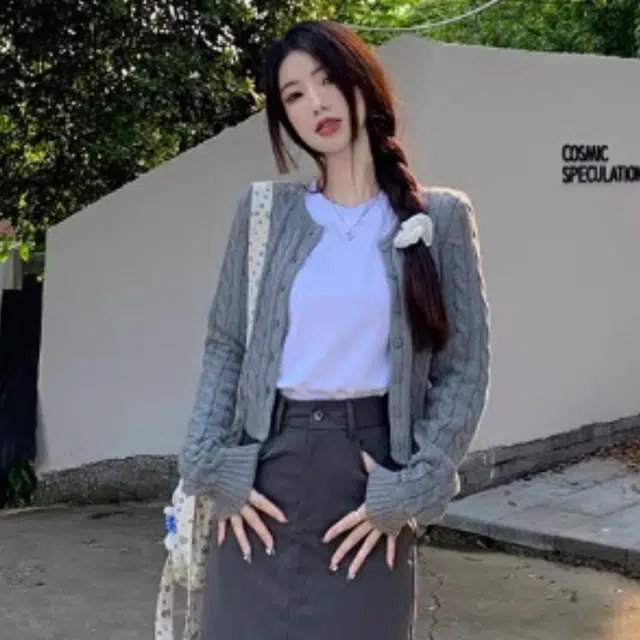 轻迎 刺绣圆领开衫长袖短款针织衫 女款