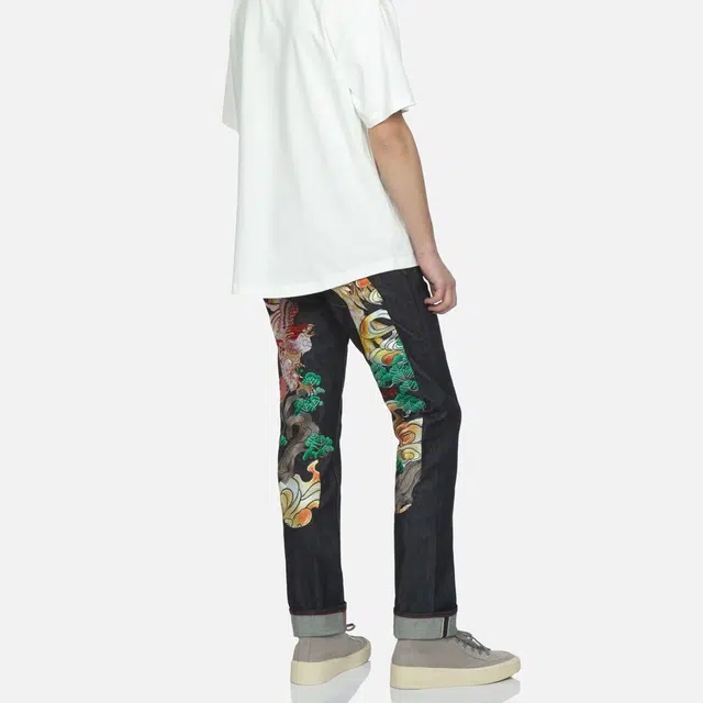 EVISU M