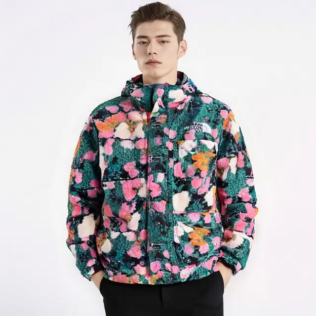 Supreme x The North Face