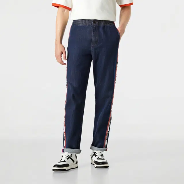 levis logo