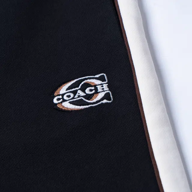 COACH FW23