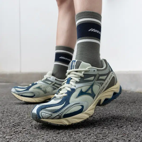 Mizuno WAVE ORION