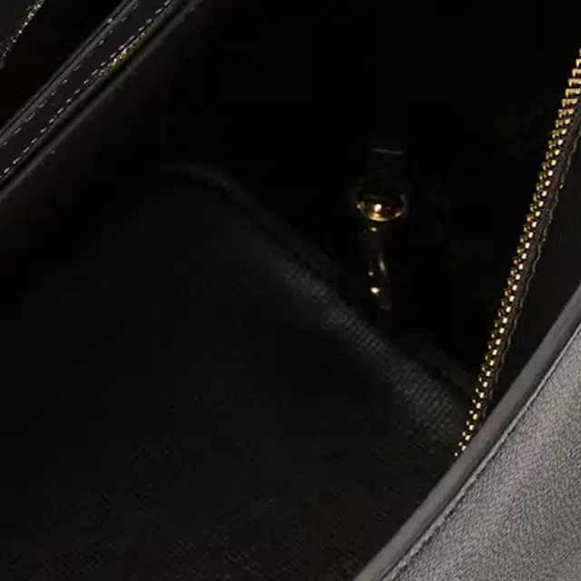 CALVIN KLEIN HaileyTote