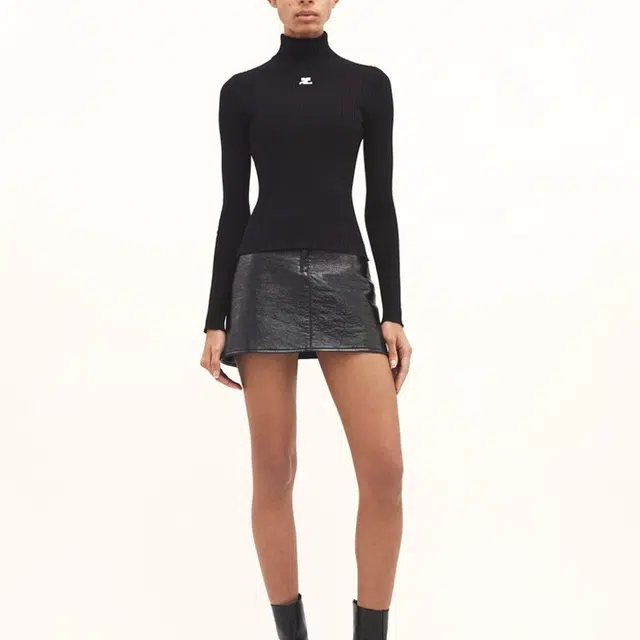 COURREGES