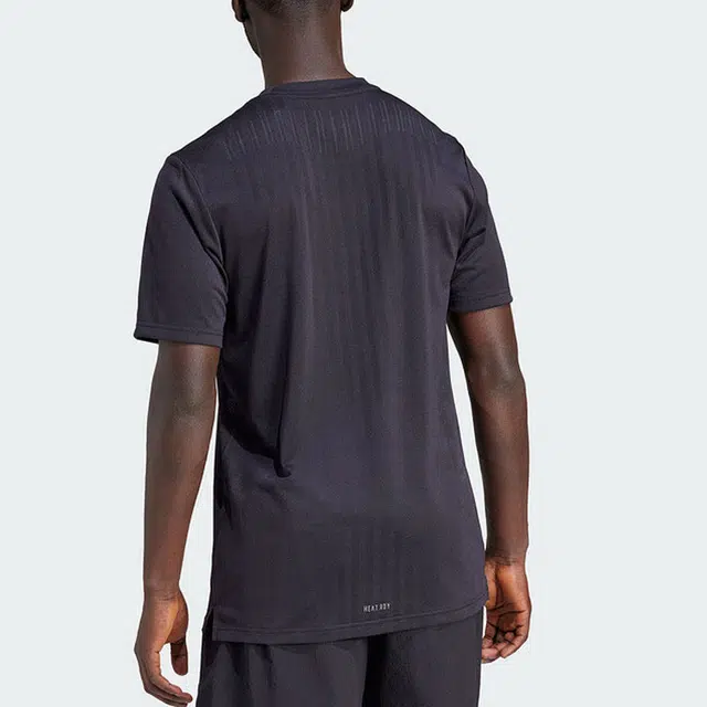 adidas logo T