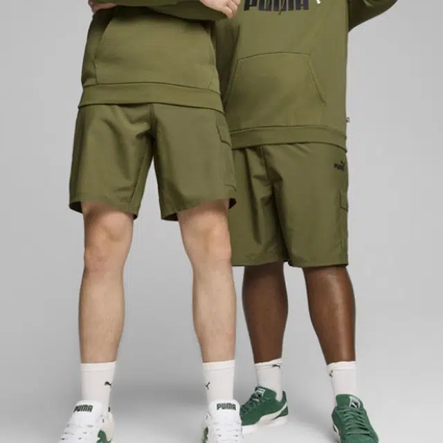 PUMA ESS WOVEN CARGO SHORTS 9" logo