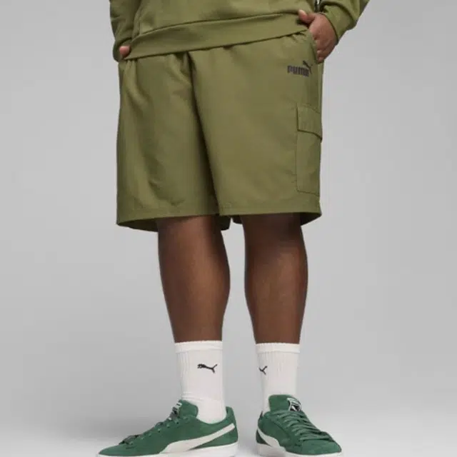 PUMA ESS WOVEN CARGO SHORTS 9" logo