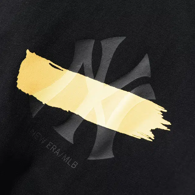 New Era x MLB T