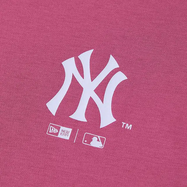 New Era x MLB cleanfit T
