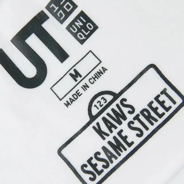 UNIQLO x kaws T