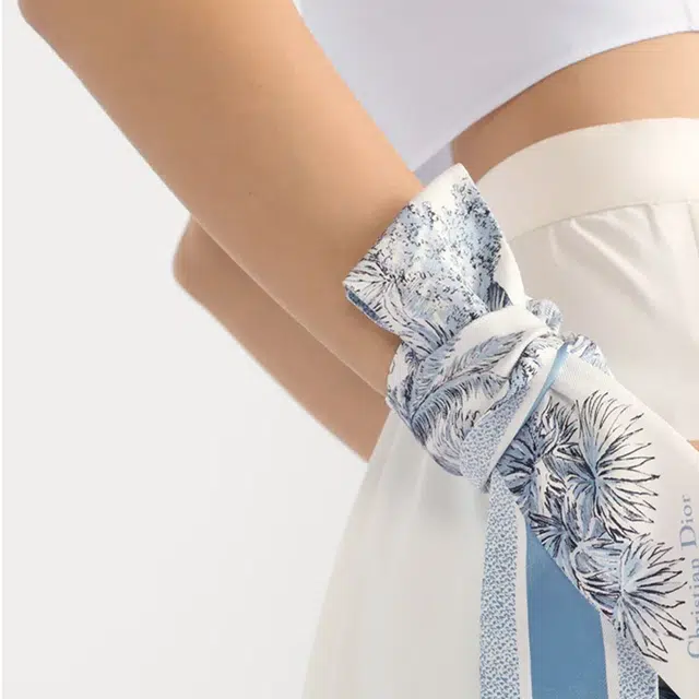 DIOR
