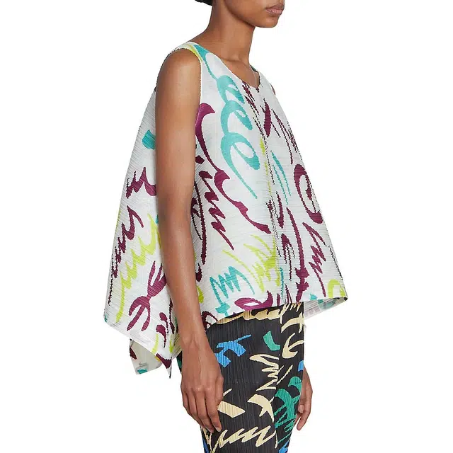 PLEATS PLEASE ISSEY MIYAKE