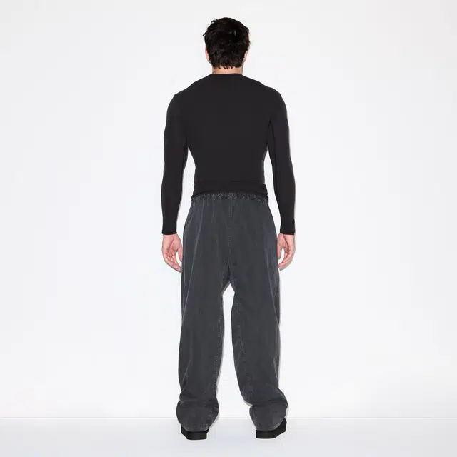 SKIMS FITS EVERYBODY FW25 MENS SLIM LONG SLEEVE T-SHIRT T