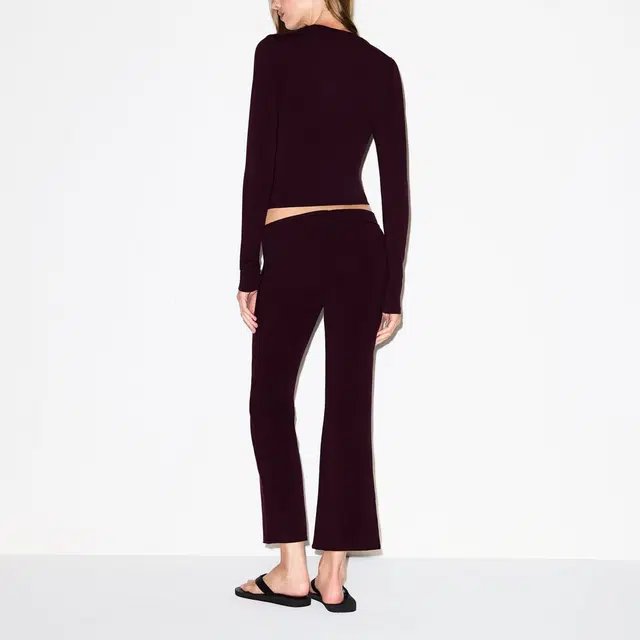 SKIMS COTTON JERSEY LONG SLEEVE T-SHIRT FW25T