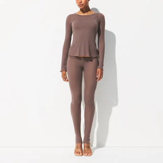 SKIMS SHEER RIB LONG SLEEVE CREW NECK TOP FW25T