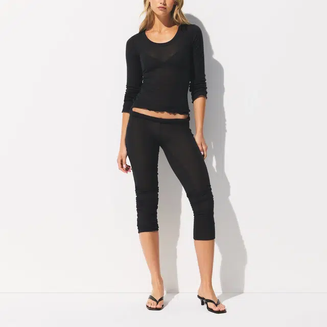 SKIMS SHEER RIB LONG SLEEVE CREW NECK TOP FW25T