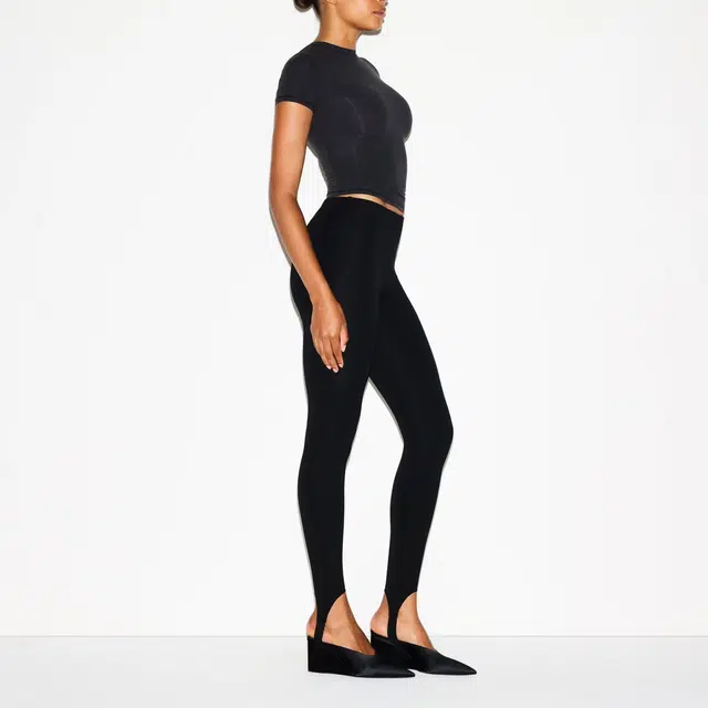 SKIMS FW25 THE ESSENTIAL COLLECTION HIGH-WAISTED STIRRUP LEGGING