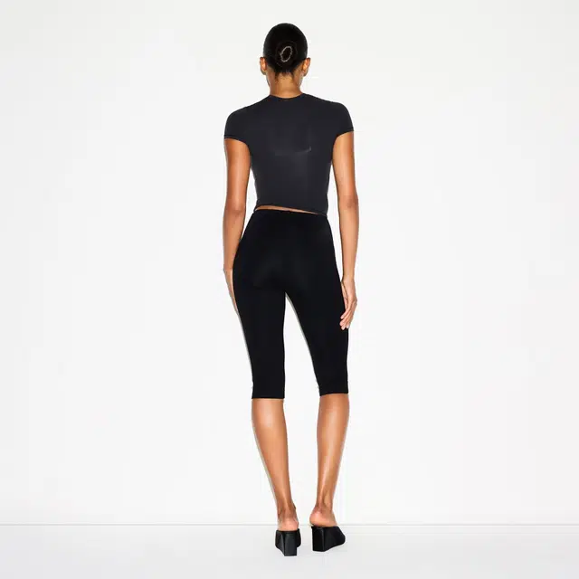 SKIMS FW25 THE ESSENTIAL COLLECTION HIGH-WAISTED CAPRI