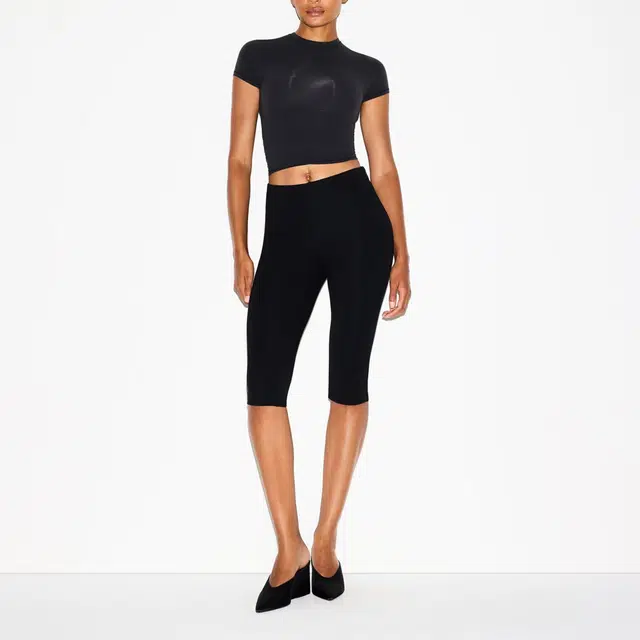 SKIMS FW25 THE ESSENTIAL COLLECTION HIGH-WAISTED CAPRI
