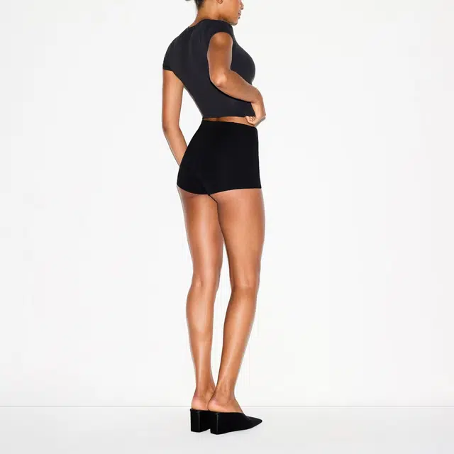 SKIMS FW25 THE ESSENTIAL COLLECTION HIGH-WAISTED HOT SHORT