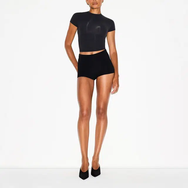 SKIMS FW25 THE ESSENTIAL COLLECTION HIGH-WAISTED HOT SHORT