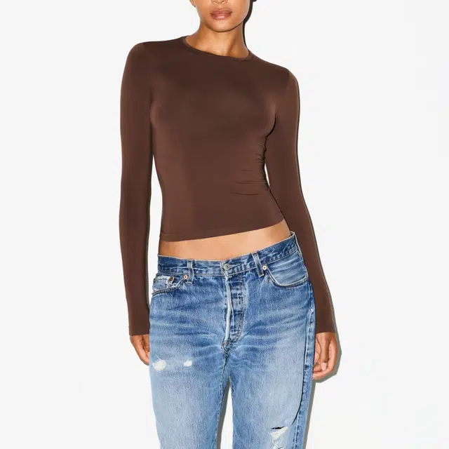 SKIMS SOFT SMOOTHING SEAMLESS LONG SLEEVE T-SHIRT FW25T
