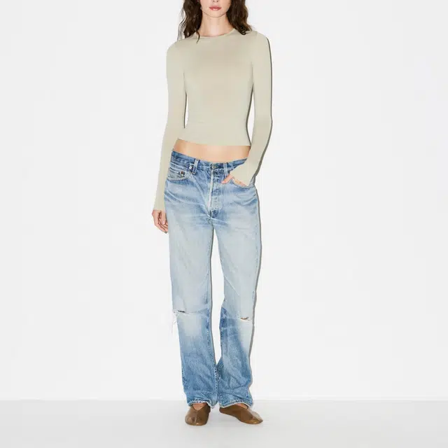 SKIMS SOFT SMOOTHING SEAMLESS LONG SLEEVE T-SHIRT FW25T