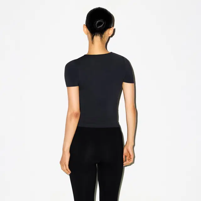 SKIMS SOFT SMOOTHING SEAMLESS PADDED T-SHIRT FW25T