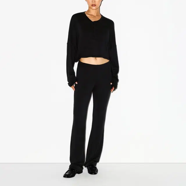 SKIMS LIGHTWEIGHT MODAL CROPPED HENLEY FW25T