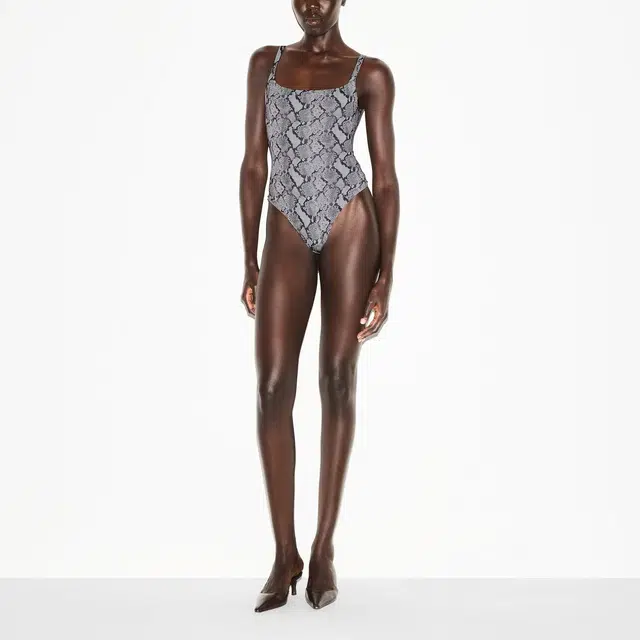 SKIMS Fits Everybody Square Neck Bodysuit