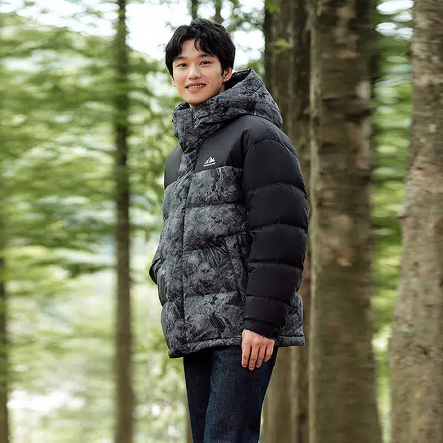 坦博尔 时尚休闲字母印花拼接连帽休闲保暖羽绒服 男款