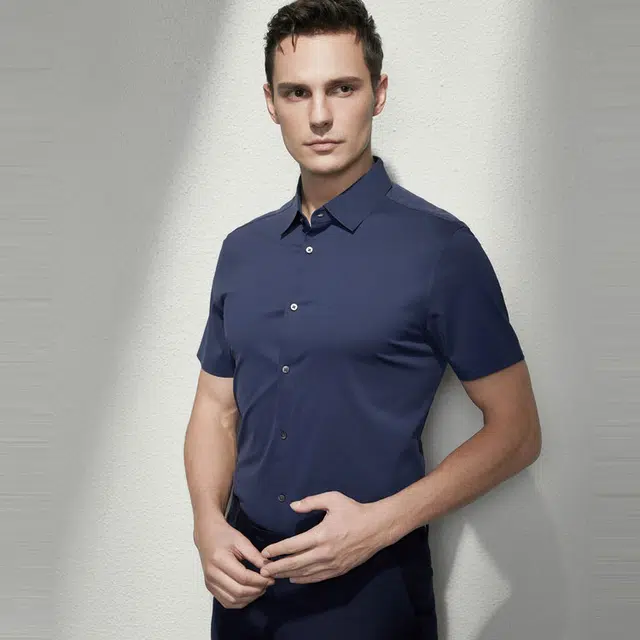 依文 时尚简约休闲纯色短袖衬衫 男款 藏蓝色