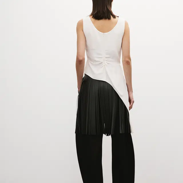 RECTO SS25 ASYMMETRIC TWISTED TOP
