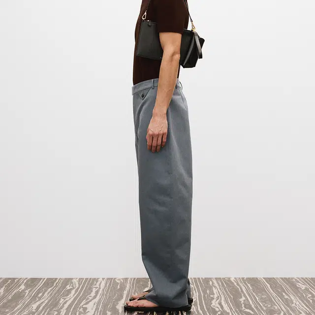 RECTO SS25 CURVED SEAM DETAIL PANTS