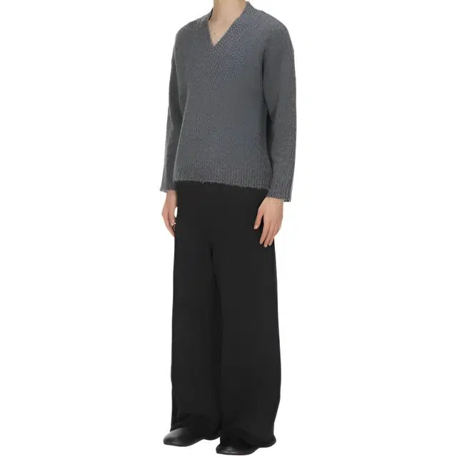 entire studios FW25 V