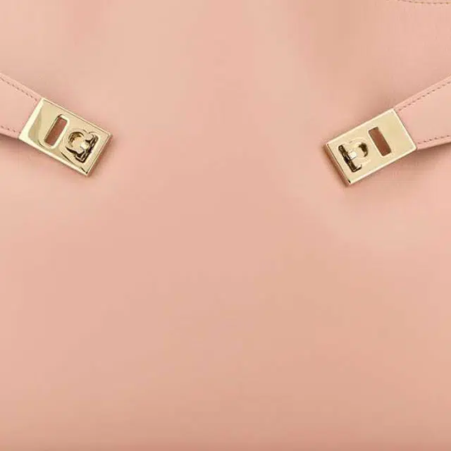 FERRAGAMO Hug