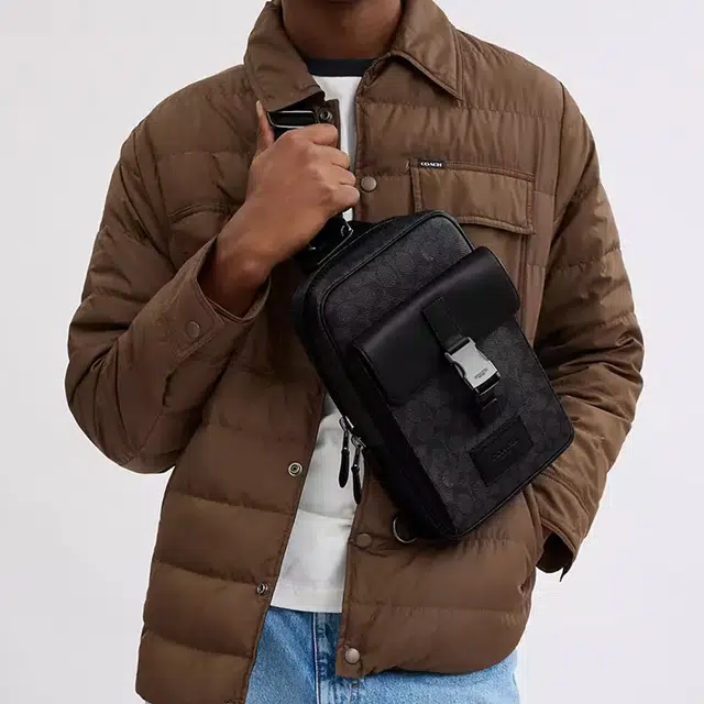 COACH 18