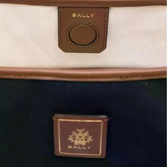 BALLY Tote