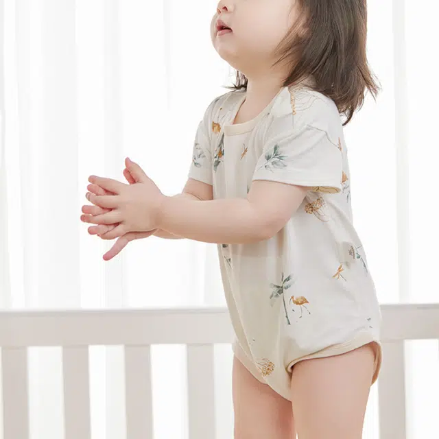 英氏连体衣 舒适柔软满印透气短袖 婴幼童