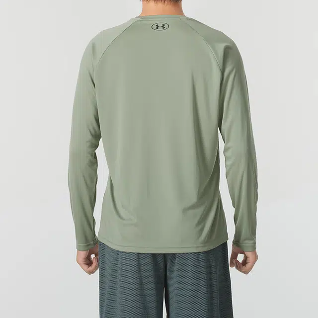 Under Armour T