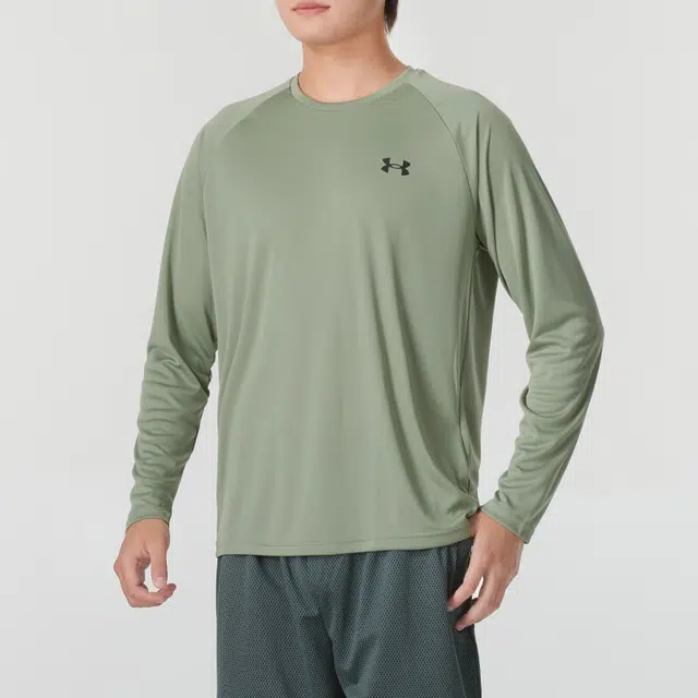 Under Armour T