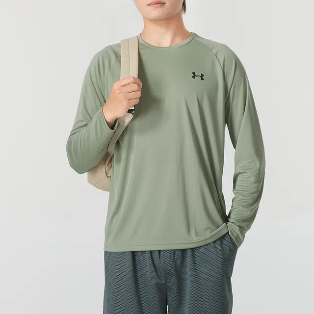 Under Armour T