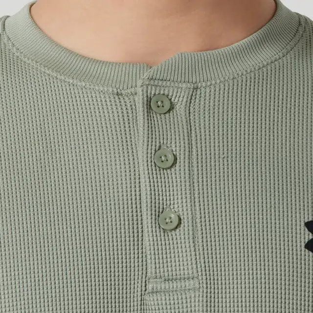 Under Armour T