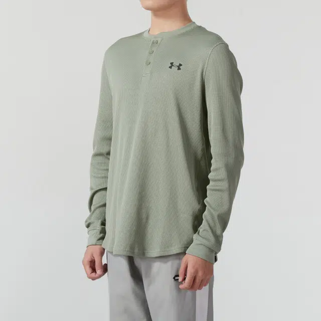 Under Armour T