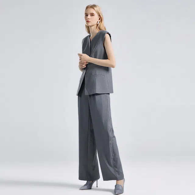 NINE WEST
